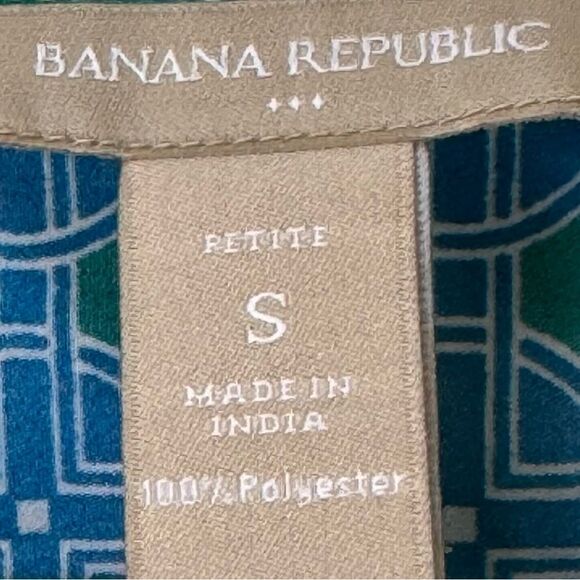 Banana Republic Factory Petites Sleeveless Printed Blouse Top. Petite Small. - Picture 5 of 7